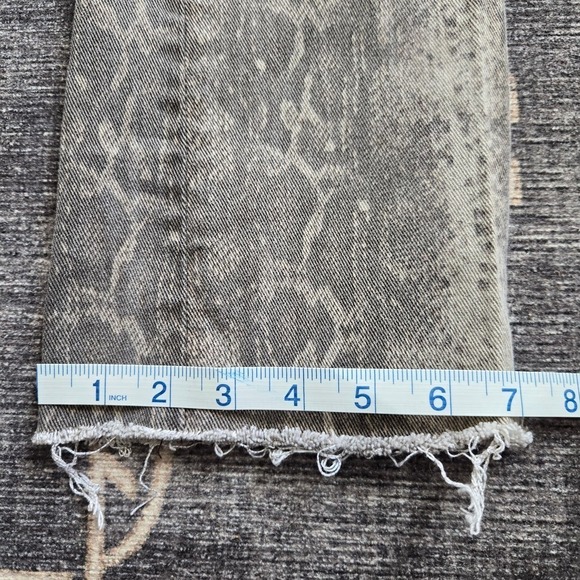 Reformation Cindy Bootleg Jean in Python Wash 25 - Picture 4 of 12